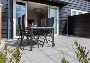 Luxury apartment with sun shower at the edge of the beautiful Oostkapelle