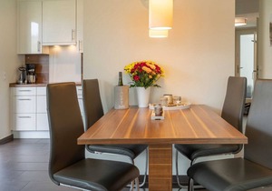 Luxury apartment with sauna, corner bath, fireplace, wireless, beach chair on patio