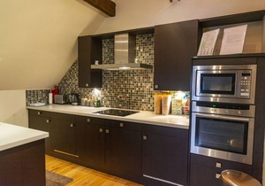 Luxury Apt No. 2 - One Bed Apartment (Sleeps 4)