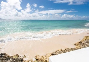 Luxury Beachfront Condo with Infinity Pool, Hot Tub, Sauna, Mini Golf