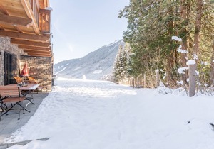 Luxury chalet with sauna and mountain views