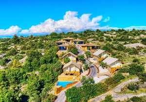 Luxury Glamp New Horizons III