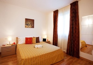 Luxury Lake View Residence -11 Apartments with Pool, BBQ & Jacuzzi