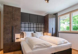Luxury penthouse next to the ZellamSeeXpress