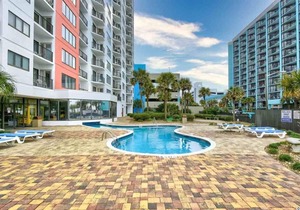 Luxury Sleep on the Beach.Newly renovated Treasure Chest condo