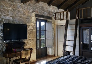 LUXURY STONE VILLA IN THE CENTRE OF PELOPONNESE -SUPERIOR SUITE-FAMILY FRIENDLY