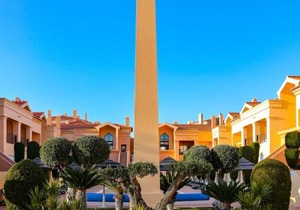 LuzBay Pool Apartments