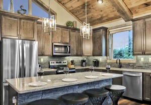 MAGNIFICENT Modern Luxury Cabin! VIEWS! HUGE Decks! Fire Pits! Gaming! Theater!