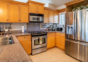 Magnificent OCEANVIEW Kai Lani 2 Bed, 2 Bath Condo with Parking for 2 cars.