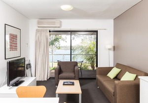 Majestic Oasis Apartments