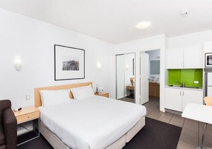 Majestic Oasis Apartments