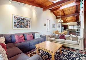 Mammoth Estates 229 Spacious Pet-friendly Mountain Modern Condo with Private Washer Dryer by RedAwning