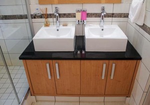 Manhattan Suite-Canal Walk Mall