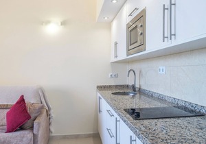 Marina View Modern Apartment with Sea View, Wi-Fi, A/C & Terrace