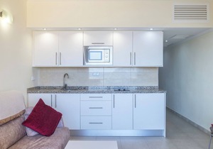 Marina View Modern Apartment with Sea View, Wi-Fi, A/C & Terrace