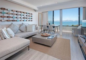 Marine Court 5 by BACK IN TOWN - 2Bedroom Ocean-facing Apt in Hermanus Centre