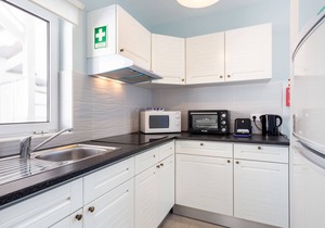 Mariners (1) - Bright and stylish apartment - walk to the beach