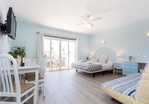 Mariners (2) - Bright and stylish apartment - walk to the beach