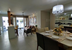 Mariscal, 03 dormitórios, 80m do mar, com piscina