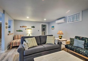 Marthas Vineyard Apt about 1 Mile to Inkwell Beach!