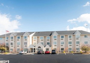 Microtel Inn & Suites by Wyndham North Canton