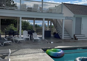 Million Dollar View of Lake Winnipesaukee with KitchenettenFlexible check in/out