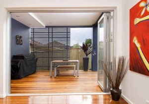 Minutes walk to Beach, Village and Restaurants. Family size home