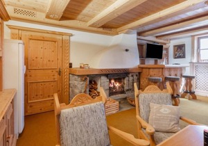 Mittagssonne by Interhome