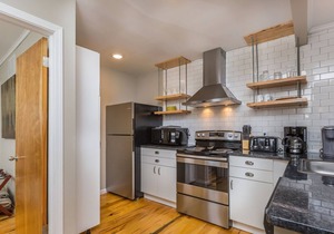 Modern 1BR Near WFU Hospital