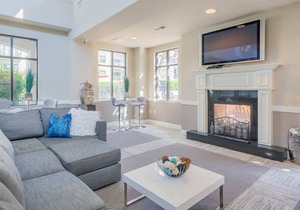 Modern 1BR★Heart of Southpark★ WiFi + Free Parking