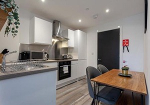Modern 2 Bed Flat 5min to Old Trafford Stadium