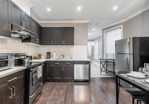 Modern 3BR Apt in the heart of Trinity Bellwoods