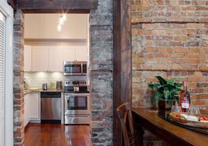 Modern 4 Bed Brownstone in Historic Downtown