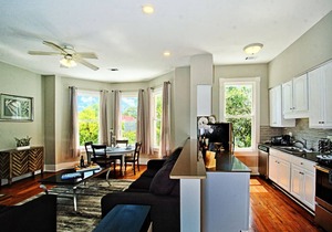 Modern 4 Bed Brownstone in Historic Downtown