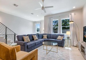 Modern 4BR Townhouse in Bienville Villas
