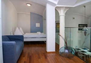 Modern apartment with terrace and air conditioning