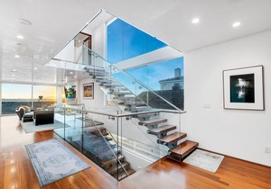 Modern Beach Front architectural home-3 king beds- family friendly beach