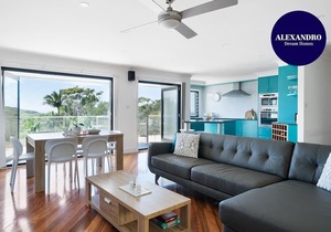 MODERN BEACH HOME / STUNNING VIEW / GREAT GARDEN