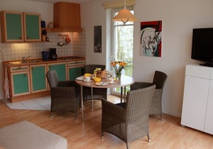 modern bright apartment, preferred location, sea view, first row, quiet, WiFi