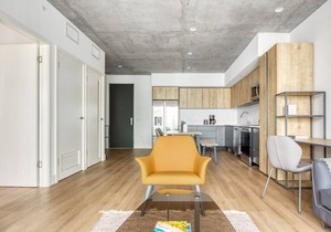 Modern Downtown 1BR w/Pool, Gym & W/D near Staples Center, by Blueground (LAX 544)