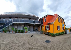 Modern furnished vacation apartment (49 m²) for up to 4 people with whirlpool bathtub