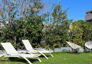 Modern House by the pool in LA (MK4-ING)