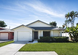 MODERN PRIVATE HEATED POOL HOME - NEAR VANDERBILT BEACH AND MERCATO