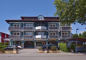 Modern suite with garden view and WLAN in the Bavarian spa triangle