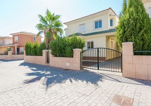 Modern Villa in Murcia with Swimming Pool