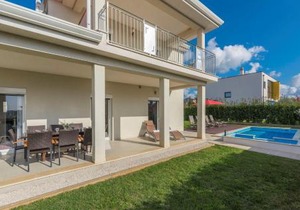 Modern Villa Anita with Pool near Porec