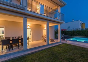 Modern Villa Anita with Pool near Porec