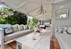 Monique's Place Plett