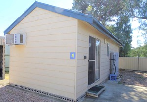 Moonta Bay Cabins - Cabin 4