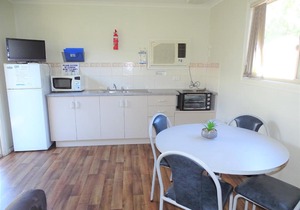 Moonta Bay Cabins - Cabin 4